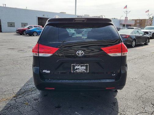 2014 Toyota Sienna LE