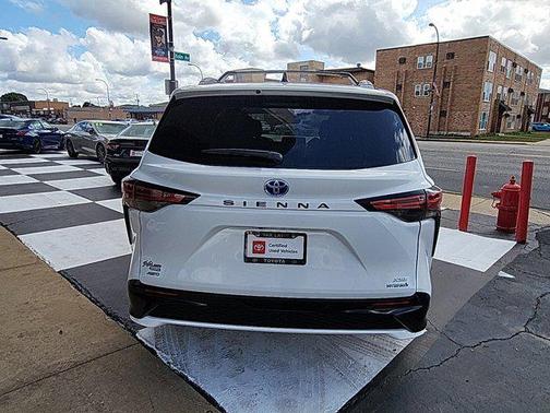 2023 Toyota Sienna XSE 7 Passenger