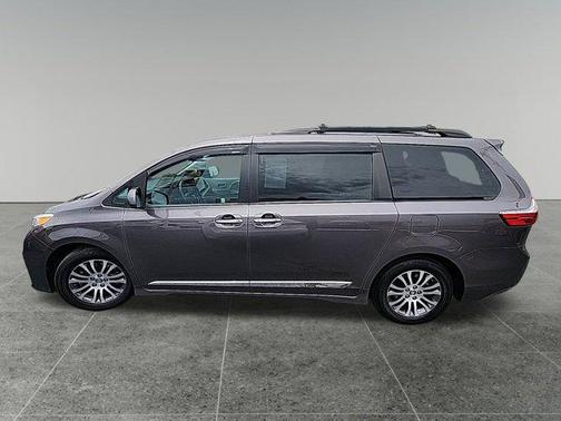 2019 Toyota Sienna XLE