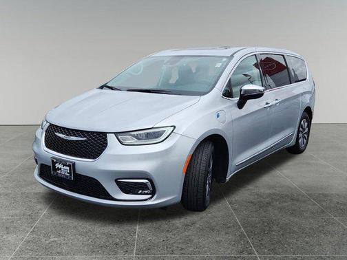 2023 Chrysler Pacifica Hybrid Limited