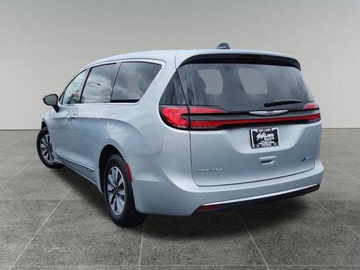 2023 Chrysler Pacifica Hybrid Limited