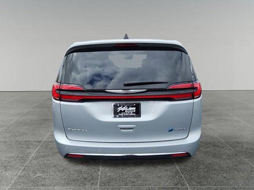 2023 Chrysler Pacifica Hybrid Limited