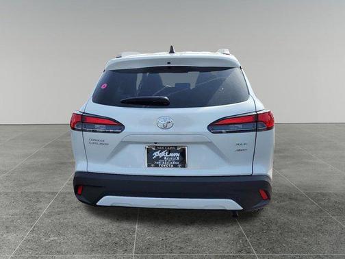 Wind Chill Pearl 2026 Toyota Corolla Cross XLE