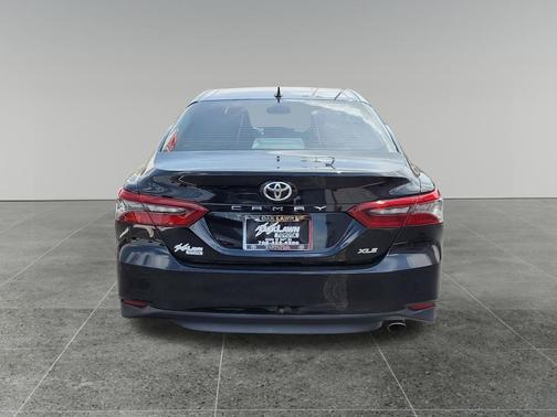 Midnight Black Metallic 2022 Toyota Camry XLE