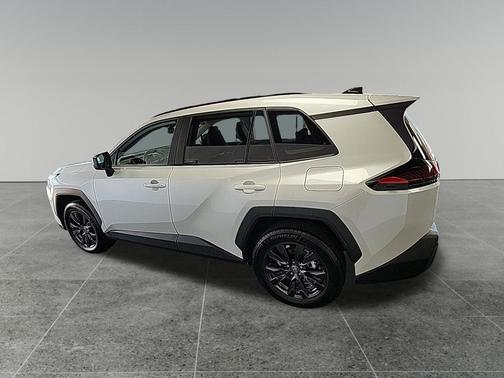 Ice Cap 2026 Toyota RAV4 XLE Premium
