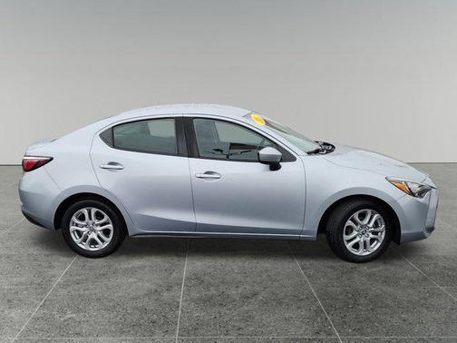 2017 Toyota Yaris iA Base
