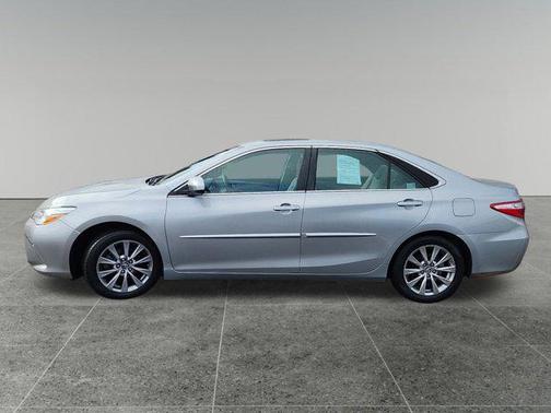 2016 Toyota Camry Hybrid XLE