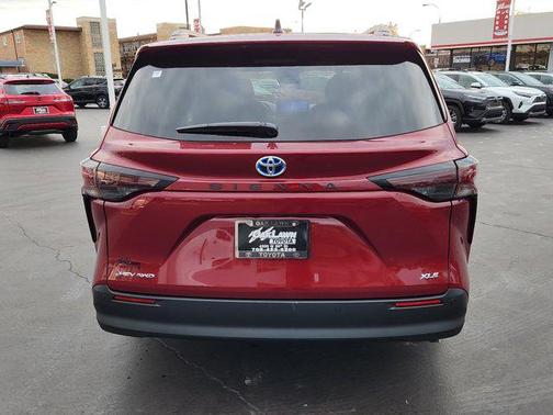 2025 Toyota Sienna XLE