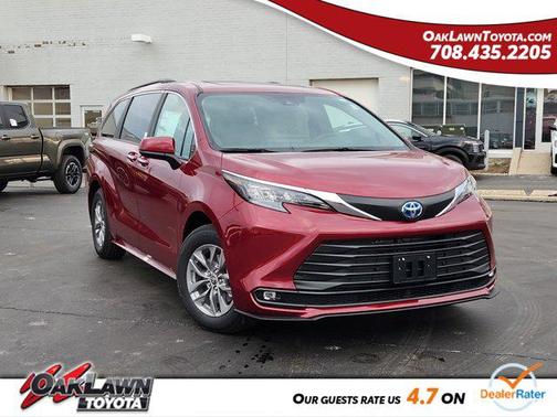 2025 Toyota Sienna XLE