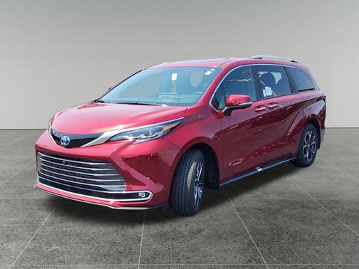 2025 Toyota Sienna Platinum 7 Passenger