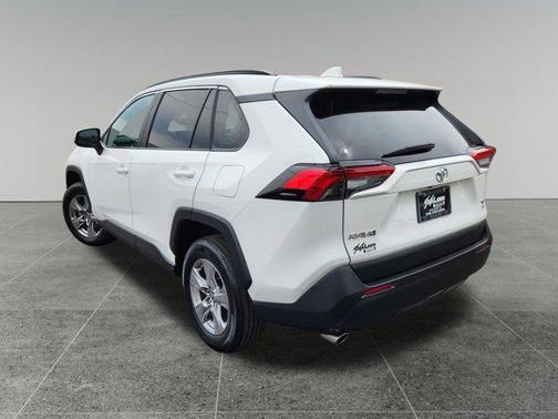 Ice Cap 2025 Toyota RAV4 XLE