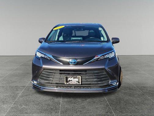 2021 Toyota Sienna XLE 7 Passenger