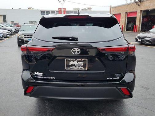 2024 Toyota Highlander XLE