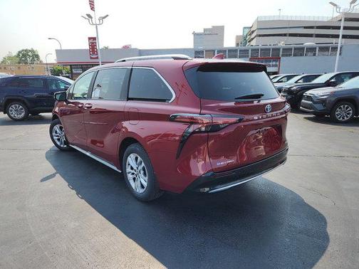 2025 Toyota Sienna Limited 7-Passenger