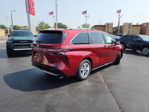2025 Toyota Sienna Limited 7-Passenger