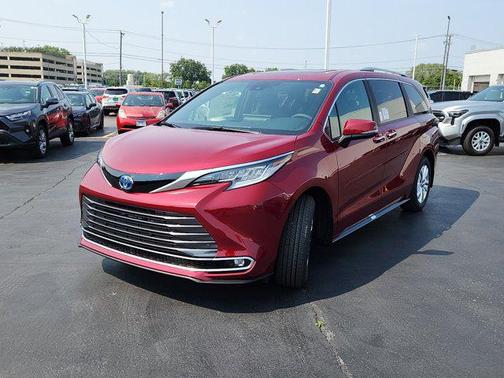 2025 Toyota Sienna Limited 7-Passenger