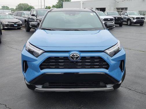 2025 Toyota RAV4 Hybrid SE