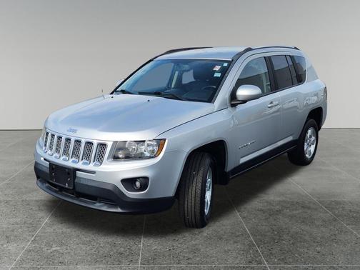 Bright Silver Metallic Clearcoat 2014 Jeep Compass Latitude
