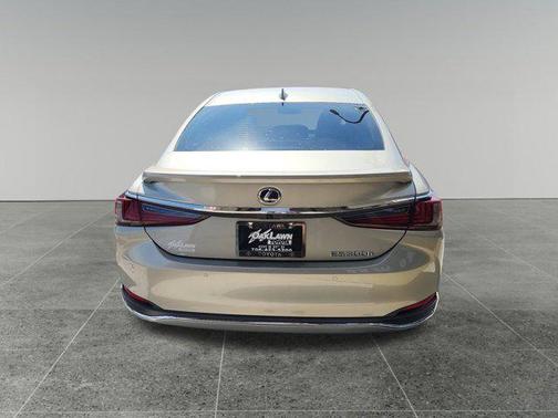 2025 Lexus ES 300h Base