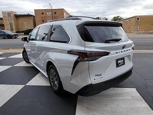 2025 Toyota Sienna XLE 7 Passenger