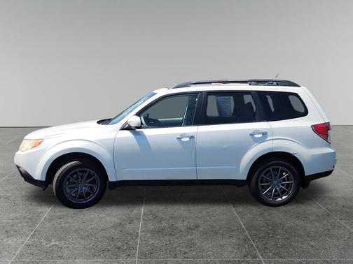 Satin White Pearl 2011 Subaru Forester 2.5 X Premium