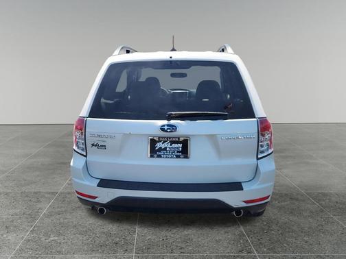 Satin White Pearl 2011 Subaru Forester 2.5 X Premium