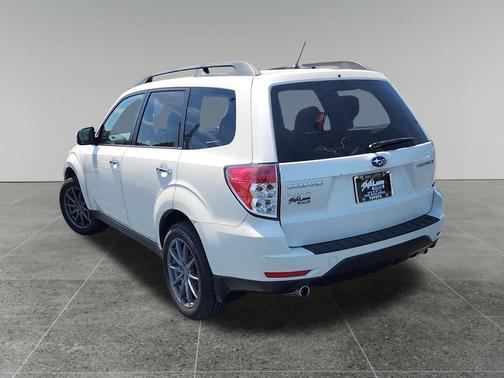 Satin White Pearl 2011 Subaru Forester 2.5 X Premium