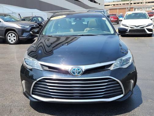 Midnight Black Metallic 2018 Toyota Avalon Hybrid XLE Premium