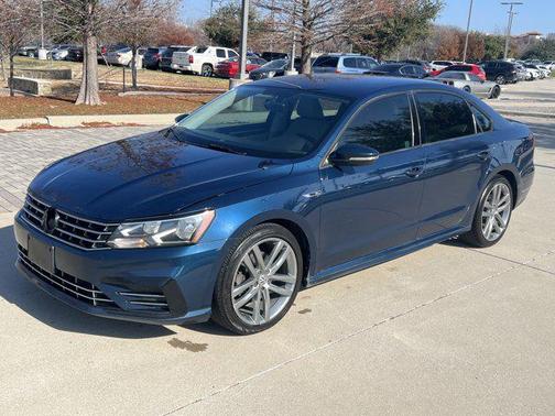 2018 Volkswagen Passat 2.0T R-Line