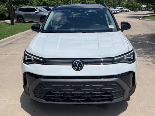 Pure White w/Deep Black Roof 2025 Volkswagen Taos 1.5T SE Black