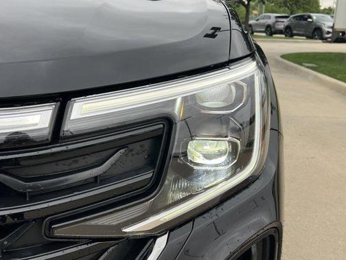 2024 Volkswagen Atlas Cross Sport 2.0T SE w/Technology 4MOTION