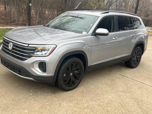 2025 Volkswagen Atlas 2.0T SE w/Technology 4MOTION