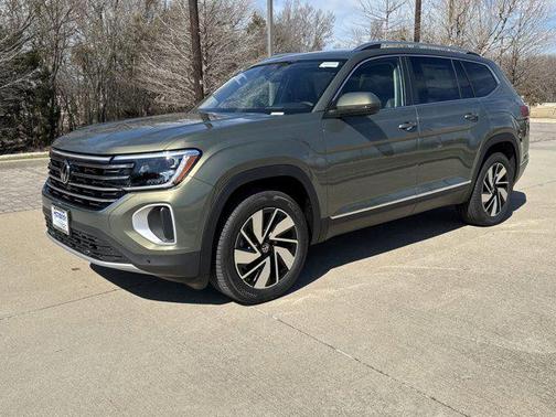 avocado green pearl 2026 Volkswagen Atlas 2.0T SEL