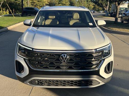 2024 Volkswagen Atlas Cross Sport 2.0T SE w/Technology 4MOTION