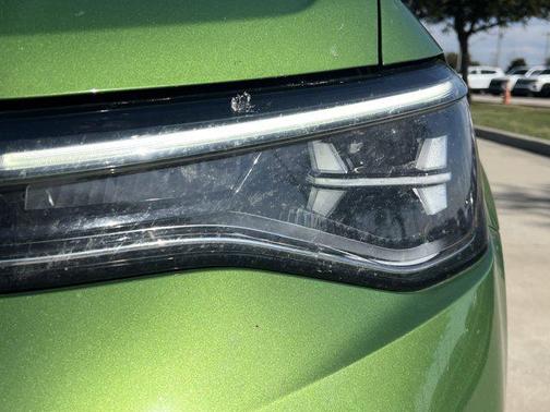 2025 Volkswagen Taos SE Black