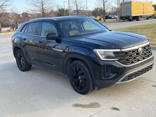 2025 Volkswagen Atlas Cross Sport 2.0T SE w/Technology 4MOTION