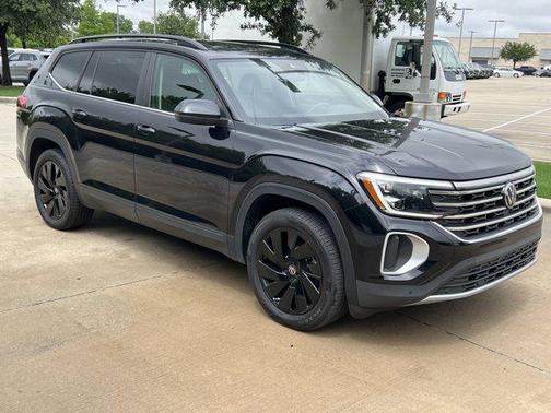 2024 Volkswagen Atlas 2.0T SE w/Technology 4MOTION