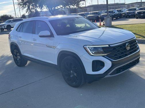2025 Volkswagen Atlas Cross Sport 2.0T SE w/Technology 4MOTION