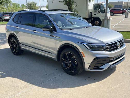 2024 Volkswagen Tiguan 2.0T SE R-Line Black