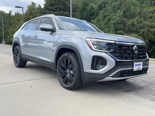 Silver Mist Metallic 2026 Volkswagen Atlas Cross Sport 2.0T SE W/TECHNOLOGY