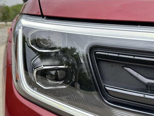 2025 Volkswagen Atlas Cross Sport 2.0T SEL Premium