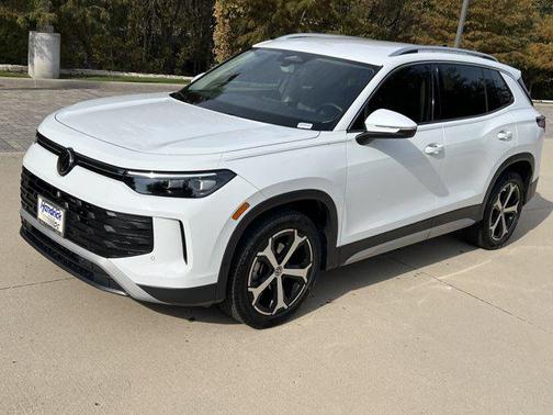 2025 Volkswagen Tiguan 2.0T SE