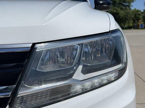 2019 Volkswagen Tiguan 2.0T SEL R-Line Black