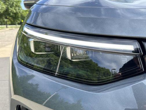 Platinum Gray Metallic 2026 Volkswagen Tiguan 2.0T SE