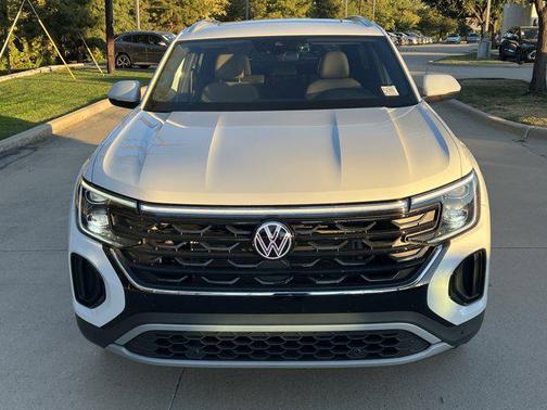 2025 Volkswagen Atlas Cross Sport 2.0T SE w/Technology 4MOTION