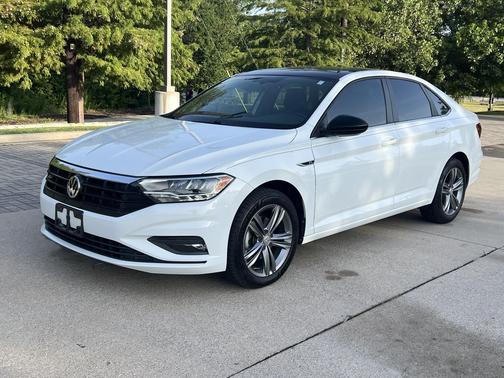 Pure White 2019 Volkswagen Jetta 1.4T R-Line