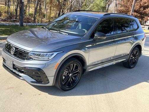 2022 Volkswagen Tiguan 2.0T SE R-Line Black