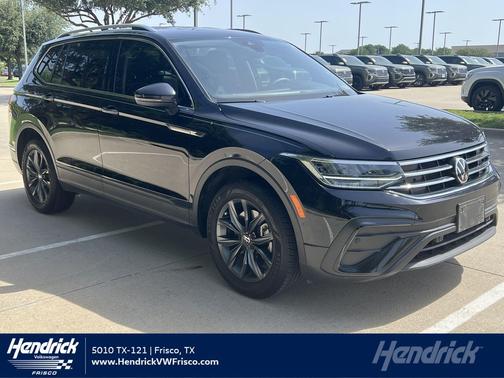 Deep Black Pearl Effect 2022 Volkswagen Tiguan 2.0T SE