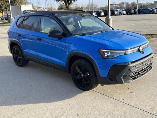 2025 Volkswagen Taos SE Black