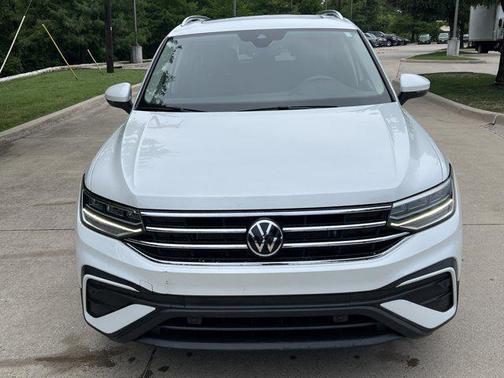 Opal White Pearl 2023 Volkswagen Tiguan 2.0T SE 4MOTION